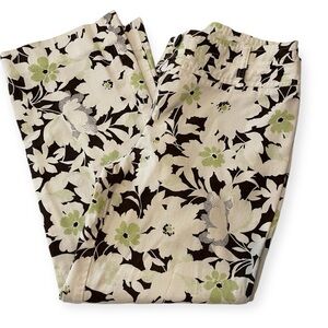 Harold’s women ankle pants.  High-Quality material  - Floral design.